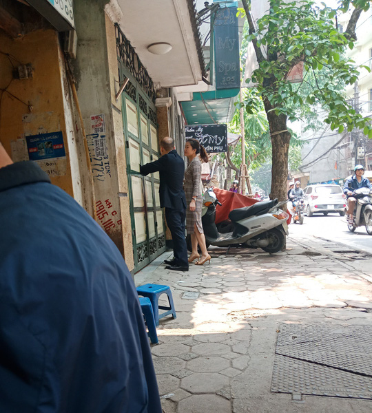 Hàng xóm nói gì về cựu trung tướng Phan Hữu Tuấn bị bắt, khám nhà?